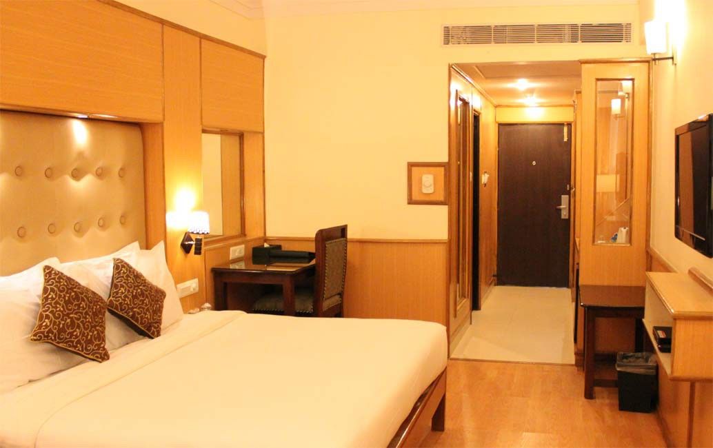 Hotel Park Grand, At Haridwār Екстериор снимка