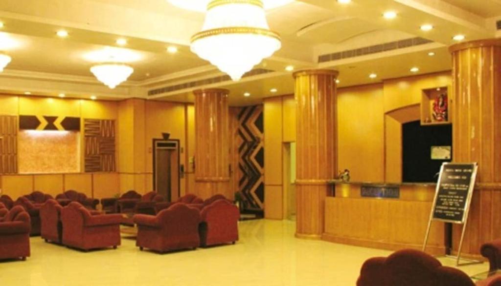 Hotel Park Grand, At Haridwār Екстериор снимка